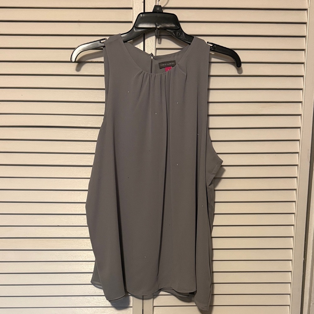 VINCE CAMUTOGray Sleeveless Pleated-Neck Blouse